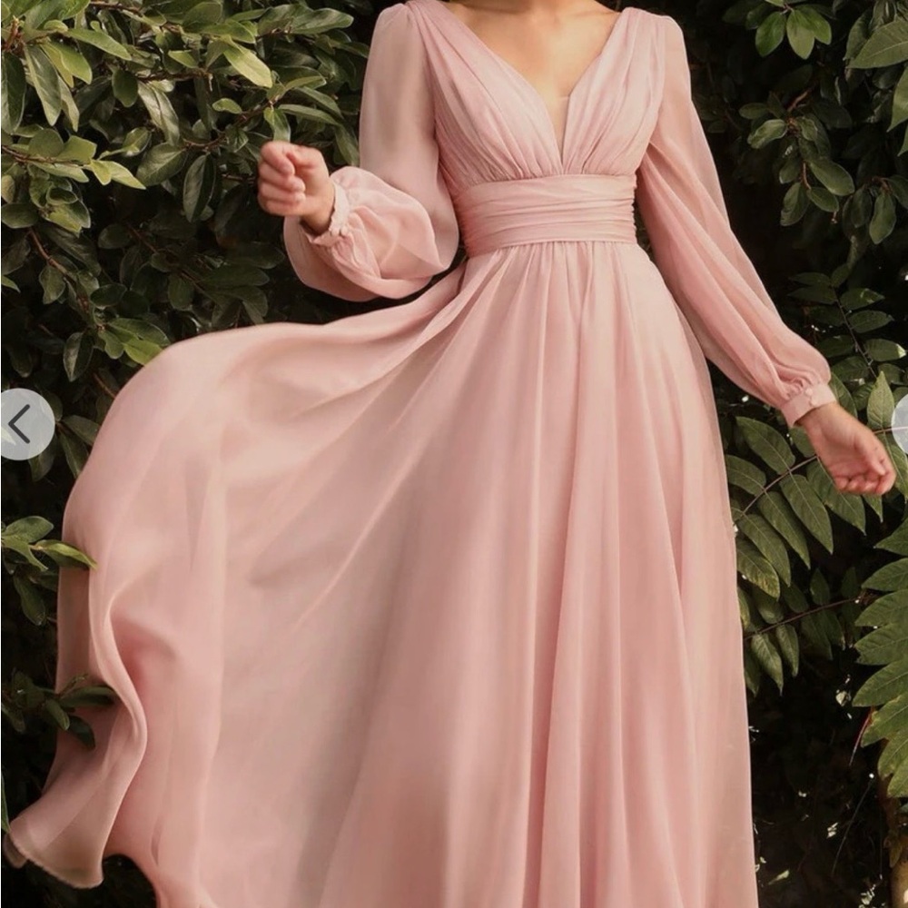 Elegante vestido
Nuevo con etiqueta
Color Blush
Size  Xlarge